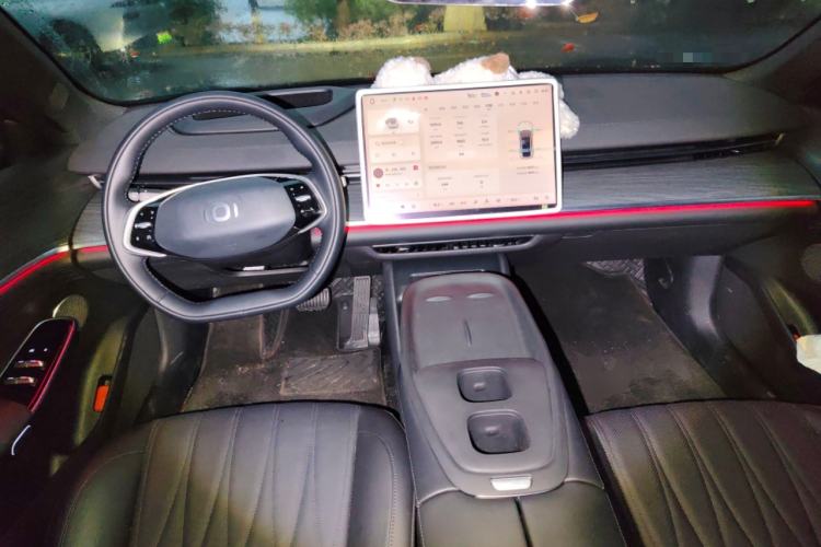 Used CHANGAN NEVO A07 2025 Blue Whale Range-Extending Version 230 Flagship Model Center Console
