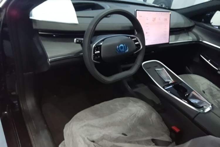 Used CHANGAN NEVO A07 2025 Blue Whale Range-Extending Model 140 Elite Version Center Console