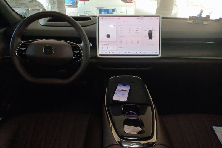 Used CHANGAN NEVO A07 2025 All-Electric "True Fragrance" Edition 710-Mile Long-Range Version Center Console