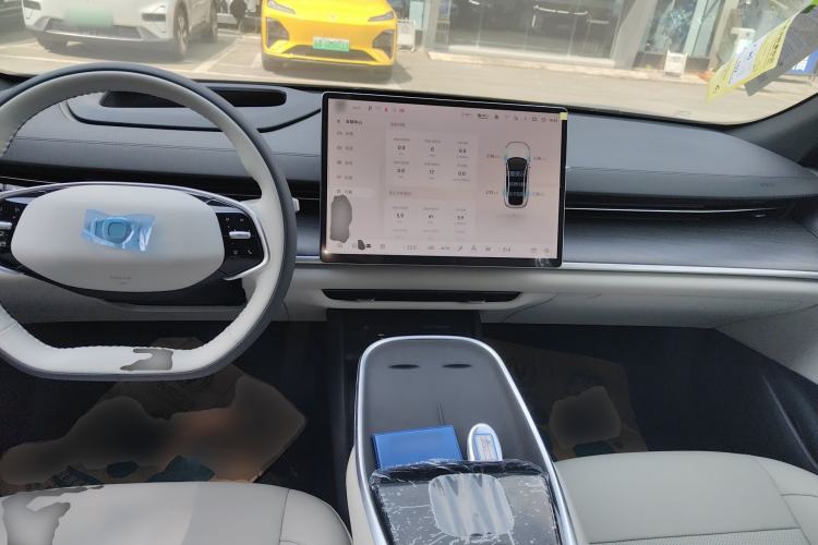 Used CHANGAN NEVO A07 2025 Blue Whale Range-Extending Model 140 Elite Version Center Console