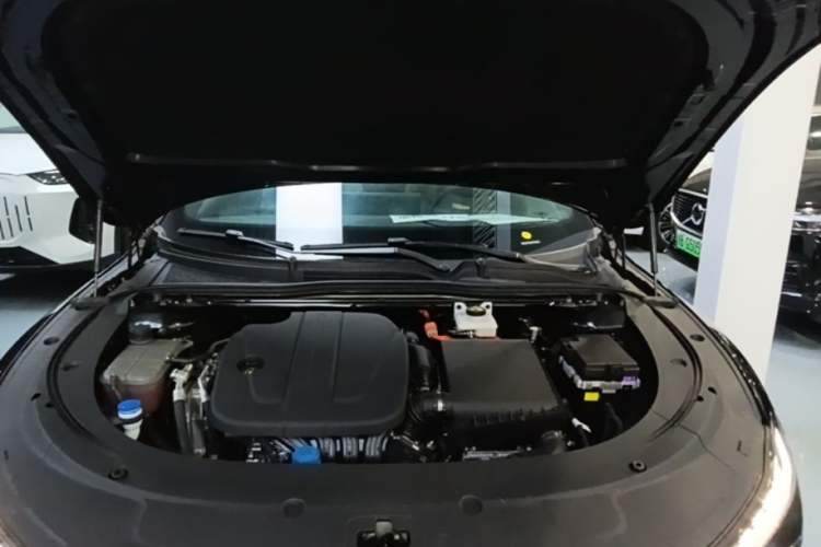 Used CHANGAN NEVO A07 2025 Blue Whale Range-Extending Version 230 Flagship Model Engine Bay