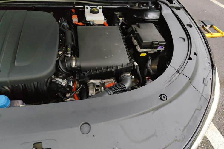 Used CHANGAN NEVO A07 2025 Blue Whale Range-Extending Version 230 Flagship Model Engine Bay Left
