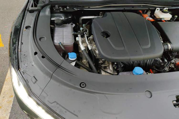 Used CHANGAN NEVO A07 2025 Blue Whale Range-Extending Version 230 Flagship Model Engine Bay Right