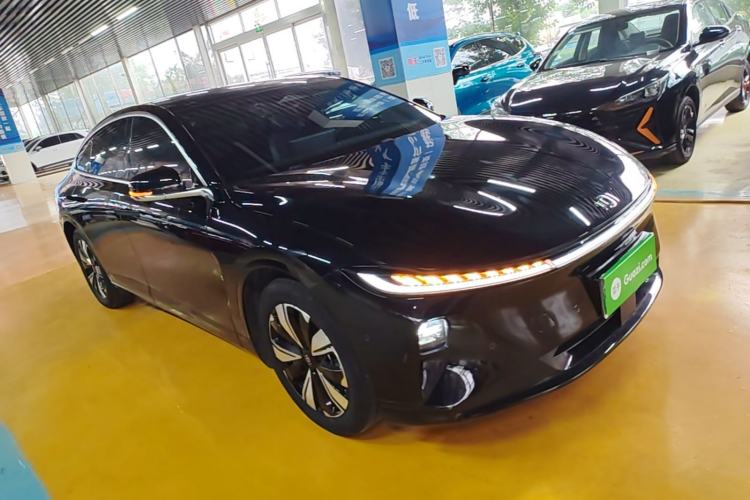 Used CHANGAN NEVO A07 2025 All-Electric "Real Bargain" 525 Luxury Model Front Right 45 Deg