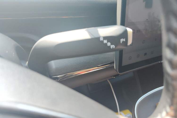 Used CHANGAN NEVO A07 2025 Blue Whale Pure Electric Version 625 Luxury Model Gear Lever