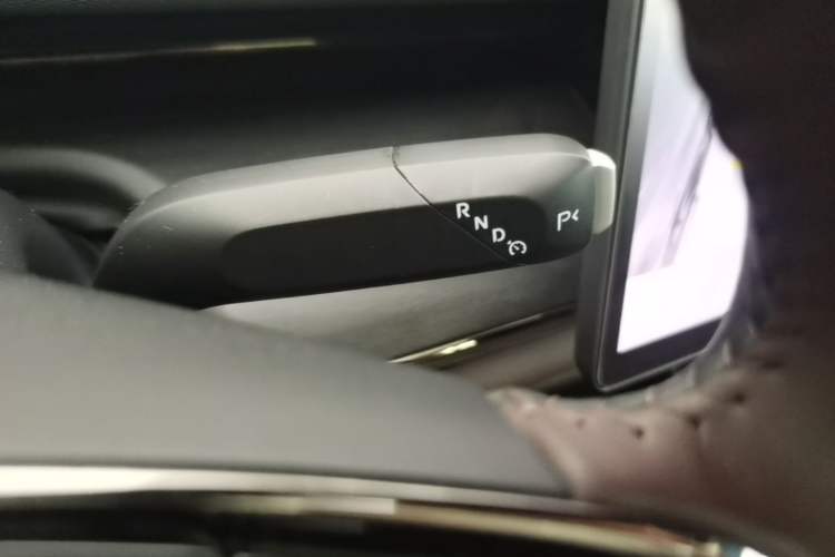 Used CHANGAN NEVO A07 2025 All-Electric "Real Bargain" 525 Luxury Model Gear Lever