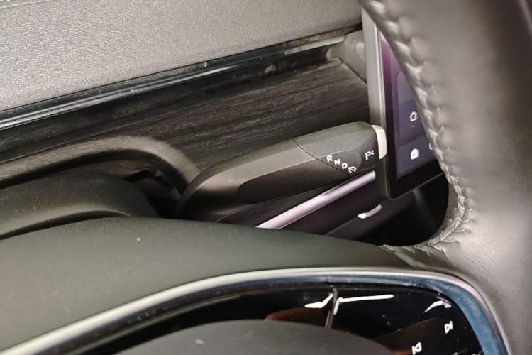Used CHANGAN NEVO A07 2025 Pure Electric "True Fragrance" Edition 525 Prestige Model Gear Lever