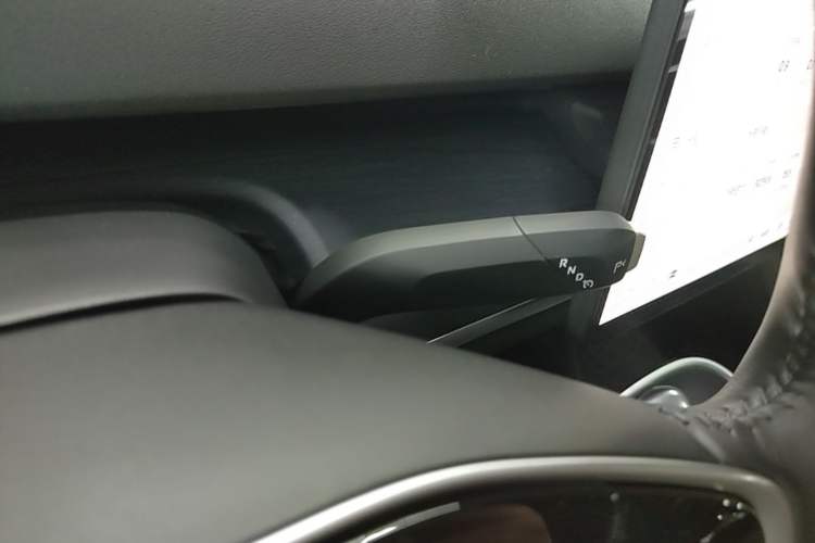 Used CHANGAN NEVO A07 2025 Blue Whale Pure Electric Version 525 Luxury Model Gear Lever