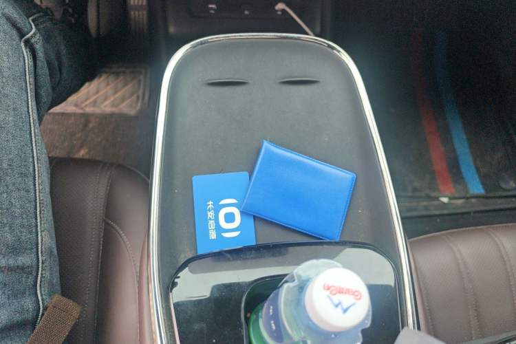 Used CHANGAN NEVO A07 2025 Blue Whale Extended-Range 230 Prestige Model Gear Lever