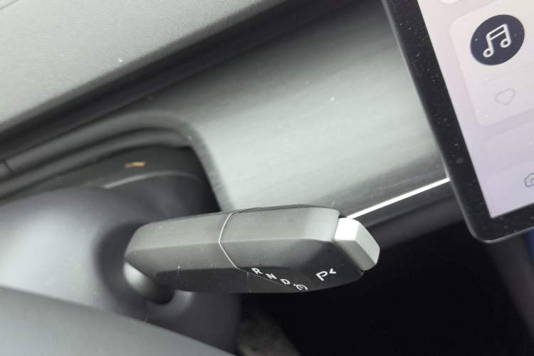 Used CHANGAN NEVO A07 2025 Range-Extended "Truly Delicious" 140 Elite Version Gear Lever