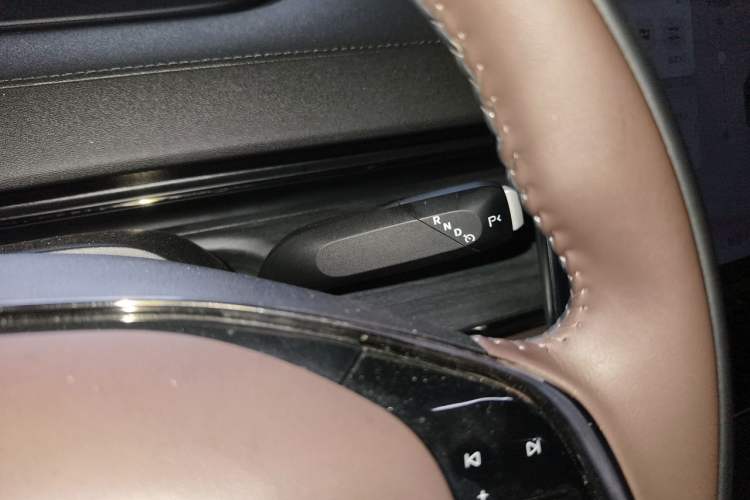 Used CHANGAN NEVO A07 2025 Range-Extended "Truly Delicious" 140 Elite Version Gear Lever