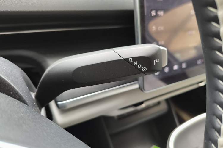 Used CHANGAN NEVO A07 2025 Blue Whale Range-Extending Model 140 Elite Version Gear Lever