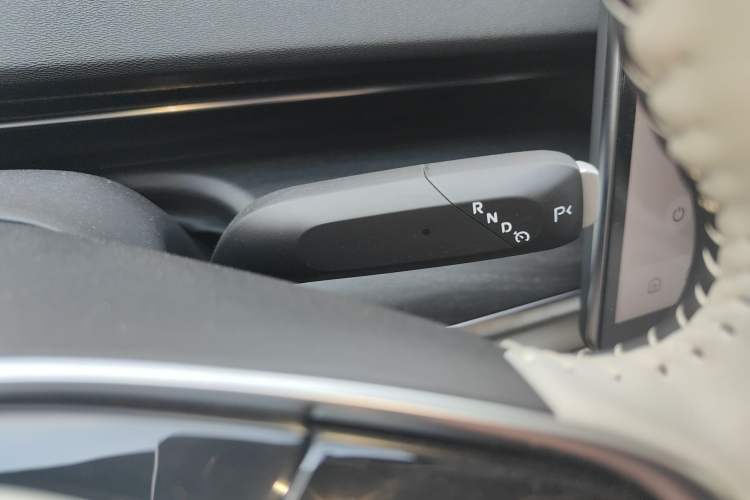 Used CHANGAN NEVO A07 2025 Blue Whale Range-Extending Model 140 Elite Version Gear Lever