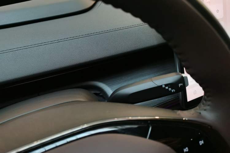 Used CHANGAN NEVO A07 2025 Range-Extended "Truly Delicious" 140 Elite Version Gear Lever