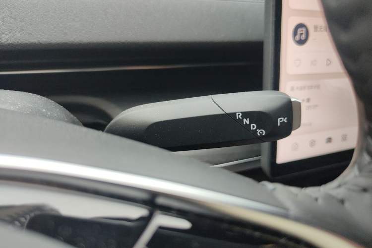 Used CHANGAN NEVO A07 2025 All-Electric "True Fragrance" Edition 710-Mile Long-Range Version Gear Lever