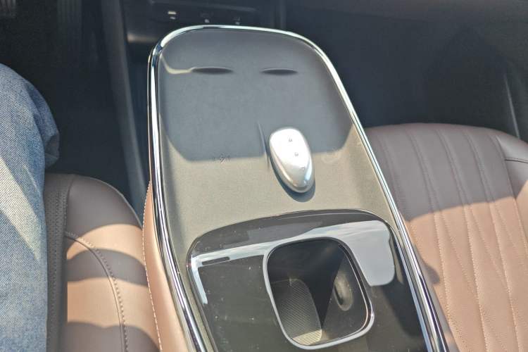 Used CHANGAN NEVO A07 2025 Range-Extended "True Fragrant" Edition 230 Premium Version Gear Lever