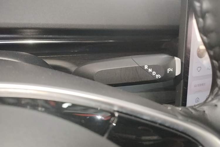 Used CHANGAN NEVO A07 2025 Pure Electric "True Fragrance" Edition 625 Flagship Model Gear Lever
