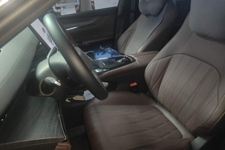 Used CHANGAN NEVO A07 2025 Blue Whale Pure Electric 625 Flagship Model Left Front Seat