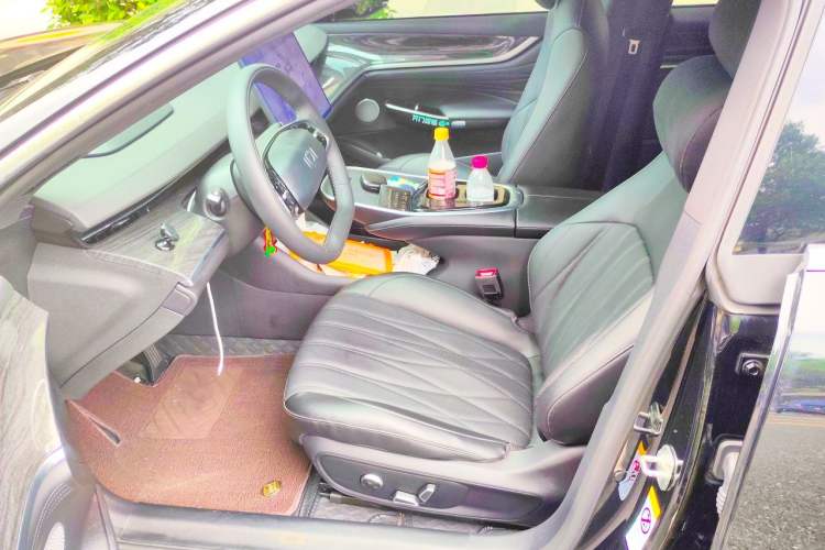 Used CHANGAN NEVO A07 2025 All-Electric "True Fragrance" Edition 710-Mile Long-Range Version Left Front Seat
