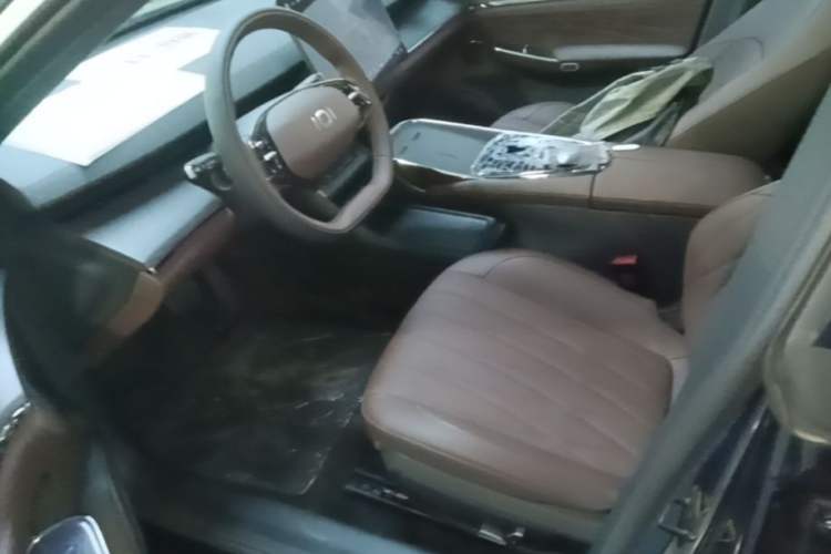 Used CHANGAN NEVO A07 2025 Blue Whale Extended-Range 230 Prestige Model Left Front Seat