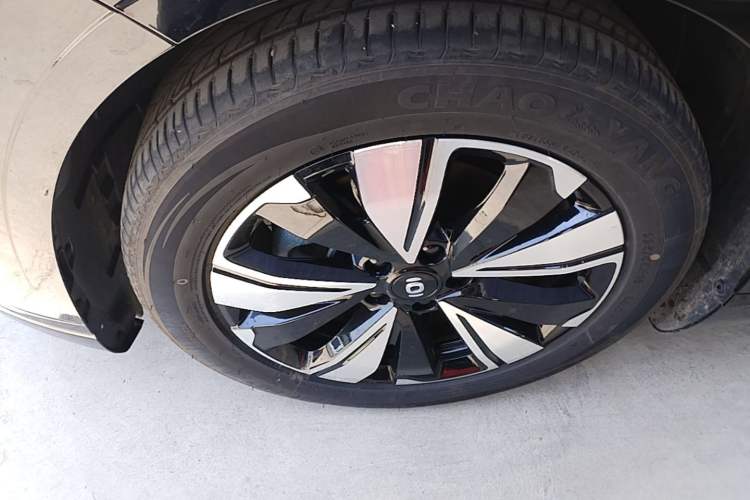 Used CHANGAN NEVO A07 2025 Blue Whale Pure Electric Version 525 Luxury Model Left Front Wheel Hub