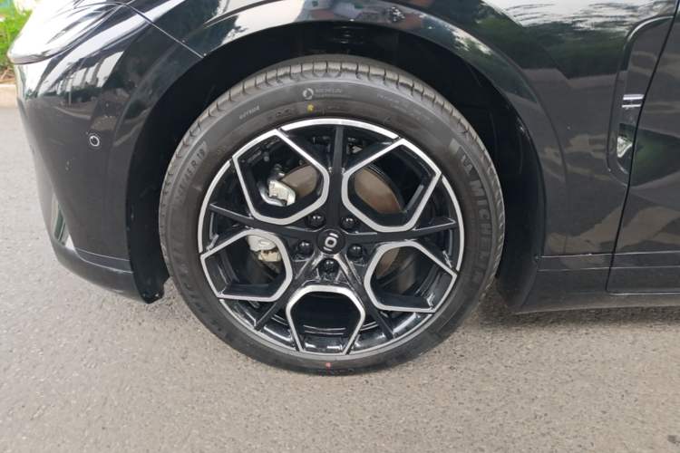 Used CHANGAN NEVO A07 2025 Range-Extended "True Fragrant" Edition 230 Flagship Model Left Front Wheel Hub