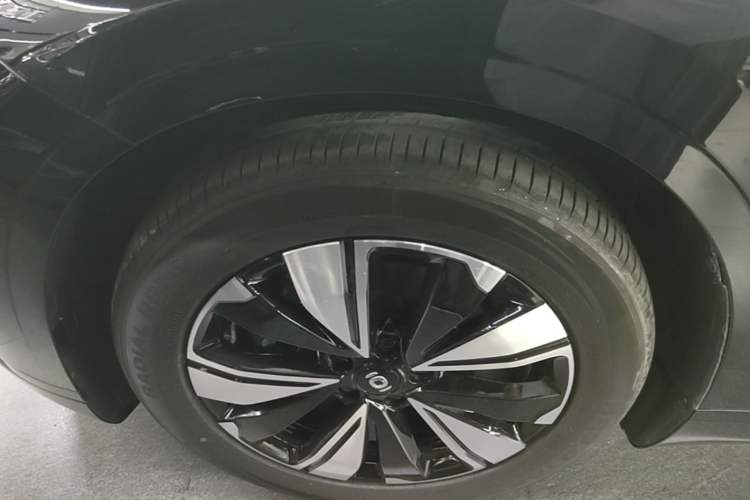 Used CHANGAN NEVO A07 2025 Blue Whale Pure Electric Version 525 Luxury Model Left Front Wheel Hub