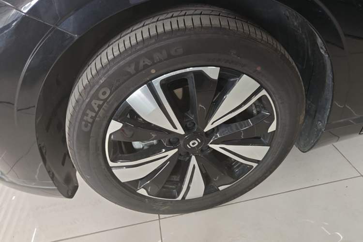 Used CHANGAN NEVO A07 2025 Range-Extended "True Fragrant" Edition 230 Luxury Version Left Front Wheel Hub