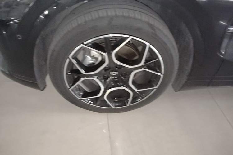 Used CHANGAN NEVO A07 2025 Blue Whale Pure Electric Version 625 Luxury Model Left Front Wheel Hub