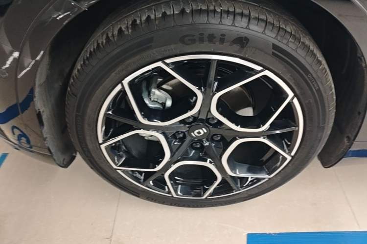 Used CHANGAN NEVO A07 2025 Pure Electric "True Fragrance" Edition 625 Flagship Model Left Front Wheel Hub