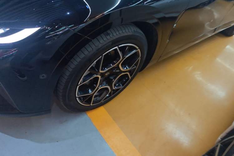 Used CHANGAN NEVO A07 2025 Range-Extended "True Fragrant" Edition 230 Flagship Model Left Front Wheel Hub