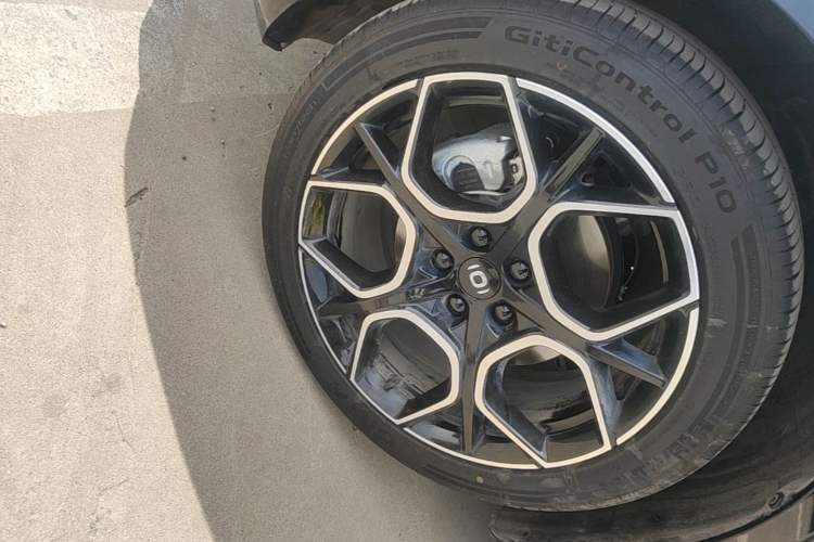 Used CHANGAN NEVO A07 2025 Blue Whale Pure Electric 625 Flagship Model Left Front Wheel Hub