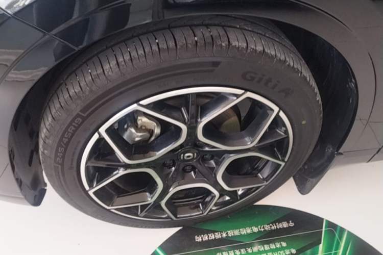Used CHANGAN NEVO A07 2025 Pure Electric "True Fragrance" Edition 625 Flagship Model Left Front Wheel Hub