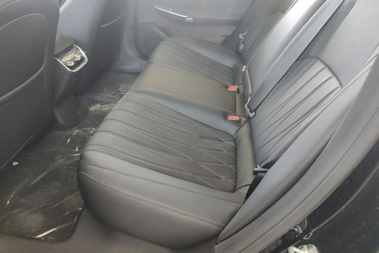 Used CHANGAN NEVO A07 2025 Blue Whale Range-Extending Version 230 Flagship Model Left Rear Seat