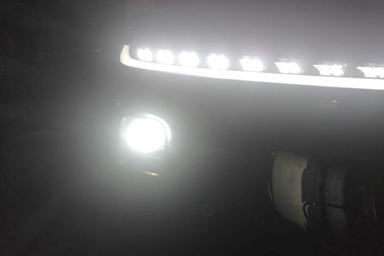 Used CHANGAN NEVO A07 2025 Blue Whale Pure Electric 625 Flagship Model Right Front Headlight