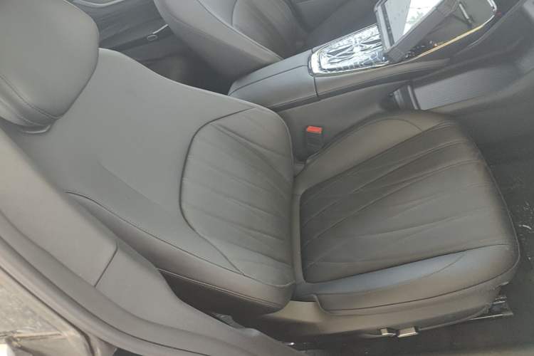 Used CHANGAN NEVO A07 2025 Blue Whale Range-Extending Version 230 Flagship Model Right Front Seat