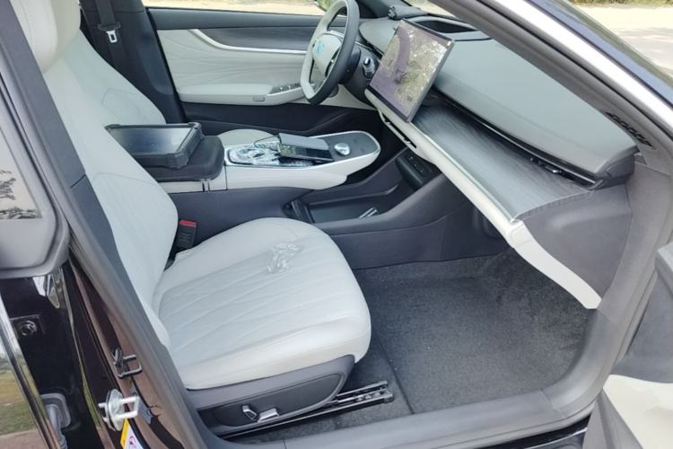 Used CHANGAN NEVO A07 2025 All-Electric "True Fragrance" Edition 710-Mile Long-Range Version Right Front Seat