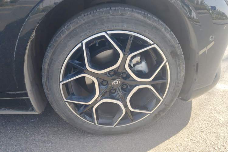 Used CHANGAN NEVO A07 2025 Blue Whale Pure Electric Version 625 Luxury Model Right Front Wheel Hub