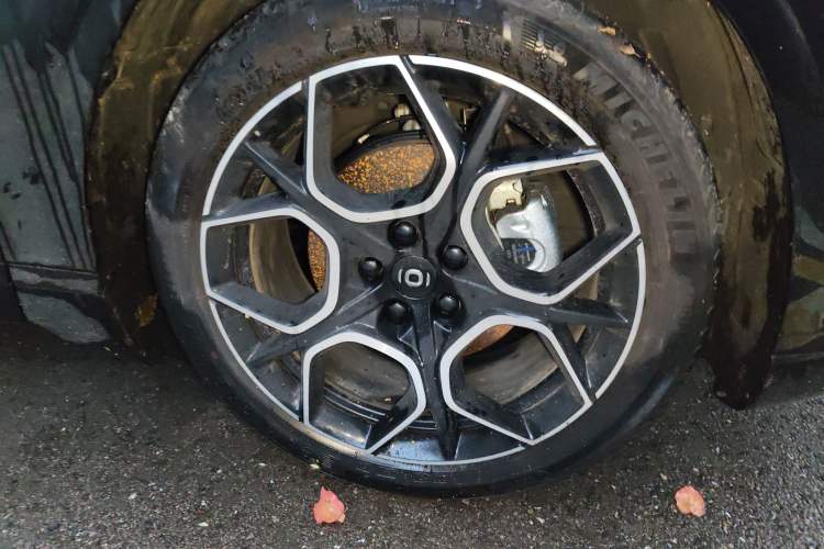 Used CHANGAN NEVO A07 2025 Blue Whale Range-Extending Version 230 Flagship Model Right Front Wheel Hub