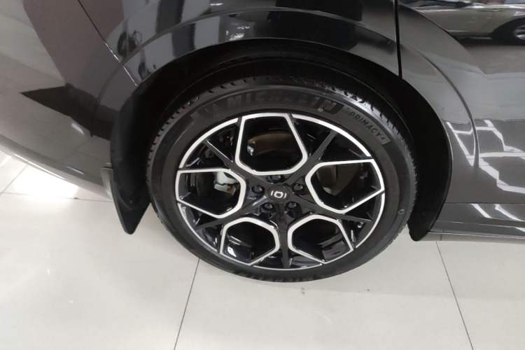 Used CHANGAN NEVO A07 2025 Range-Extended "True Fragrant" Edition 230 Flagship Model Right Rear Wheel Hub