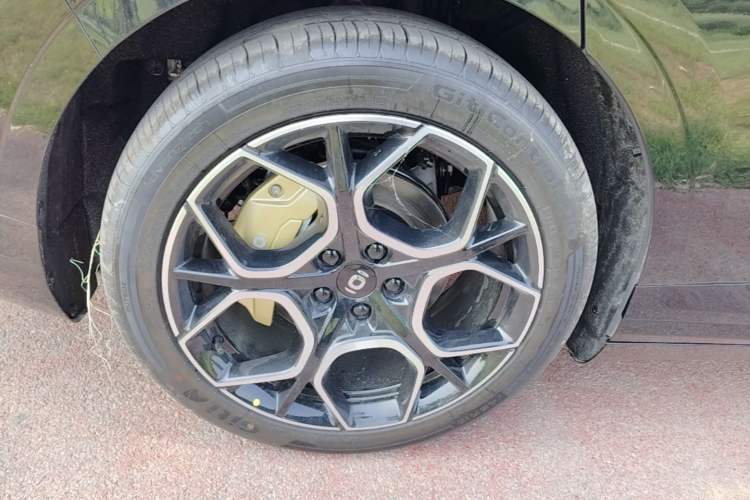 Used CHANGAN NEVO A07 2025 All-Electric "True Fragrance" Edition 710-Mile Long-Range Version Right Rear Wheel Hub