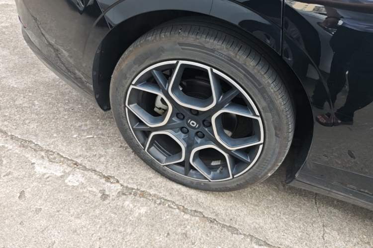 Used CHANGAN NEVO A07 2025 Pure Electric "True Fragrance" Edition 625 Flagship Model Right Rear Wheel Hub