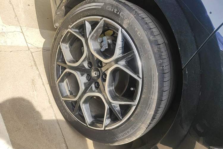 Used CHANGAN NEVO A07 2025 Blue Whale Pure Electric 625 Flagship Model Right Rear Wheel Hub