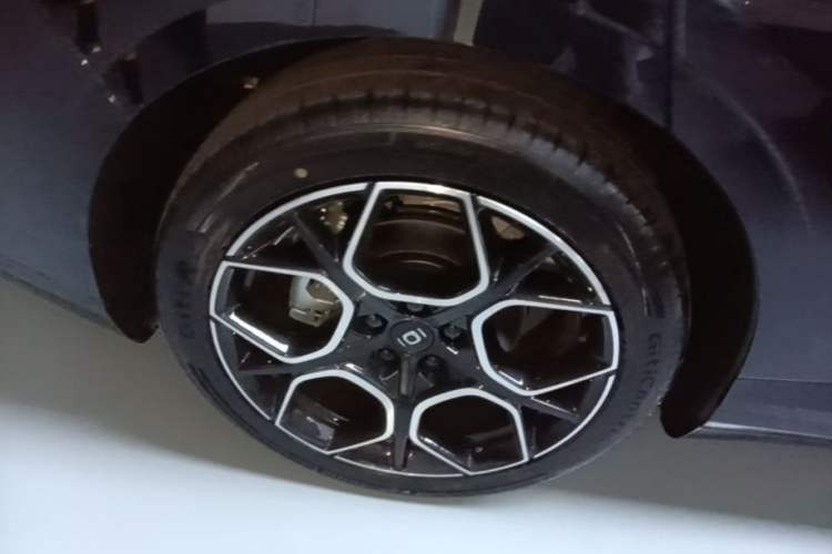 Used CHANGAN NEVO A07 2025 Blue Whale Extended-Range 230 Prestige Model Right Rear Wheel Hub