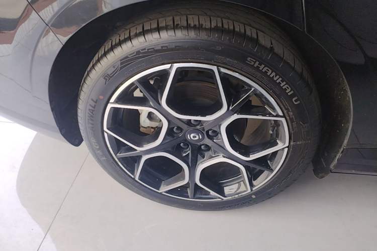 Used CHANGAN NEVO A07 2025 Pure Electric "True Fragrance" Edition 625 Flagship Model Right Rear Wheel Hub
