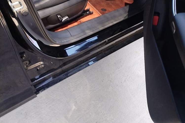 Used CHANGAN NEVO A07 2025 Blue Whale Pure Electric Version 525 Luxury Model Right Side Sill