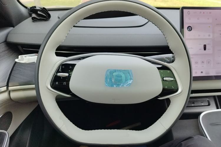 Used CHANGAN NEVO A07 2025 All-Electric "True Fragrance" Edition 710-Mile Long-Range Version Steering Wheel