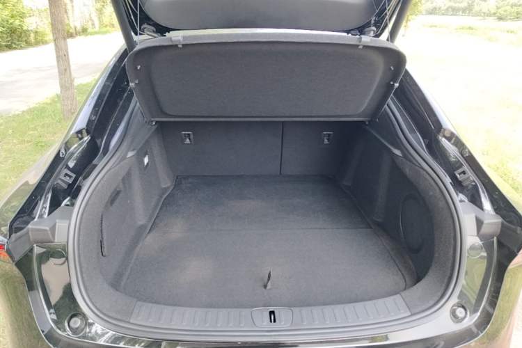 Used CHANGAN NEVO A07 2025 All-Electric "True Fragrance" Edition 710-Mile Long-Range Version Trunk