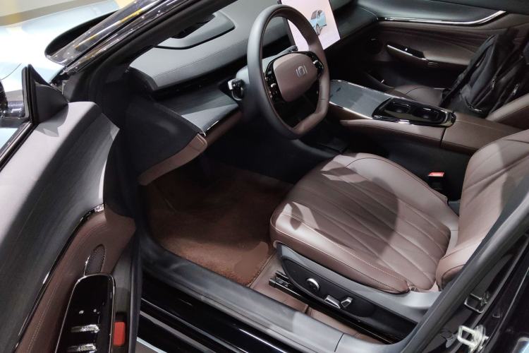Used CHANGAN NEVO A07 2025 Blue Whale Pure Electric 625 Flagship Model Driver Seat
