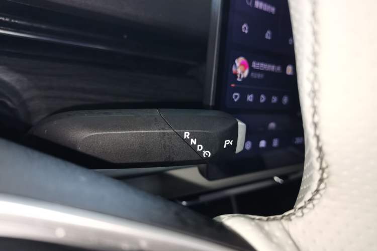 Used CHANGAN NEVO A07 2025 Blue Whale Pure Electric Version 625 Luxury Model Gear Lever